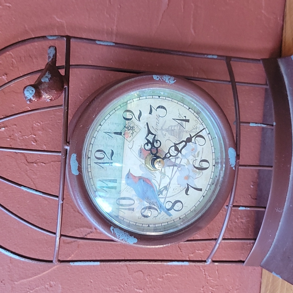 Wall Clock - Picture 2 of 6